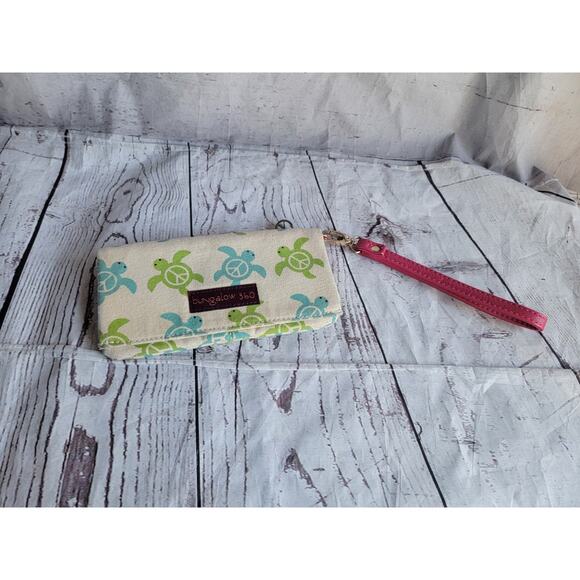 Bungalow 360 Canvas Wristlet Peace sea Turtles 7x3.5 Zip Hook Loop Closure - Picture 1 of 9